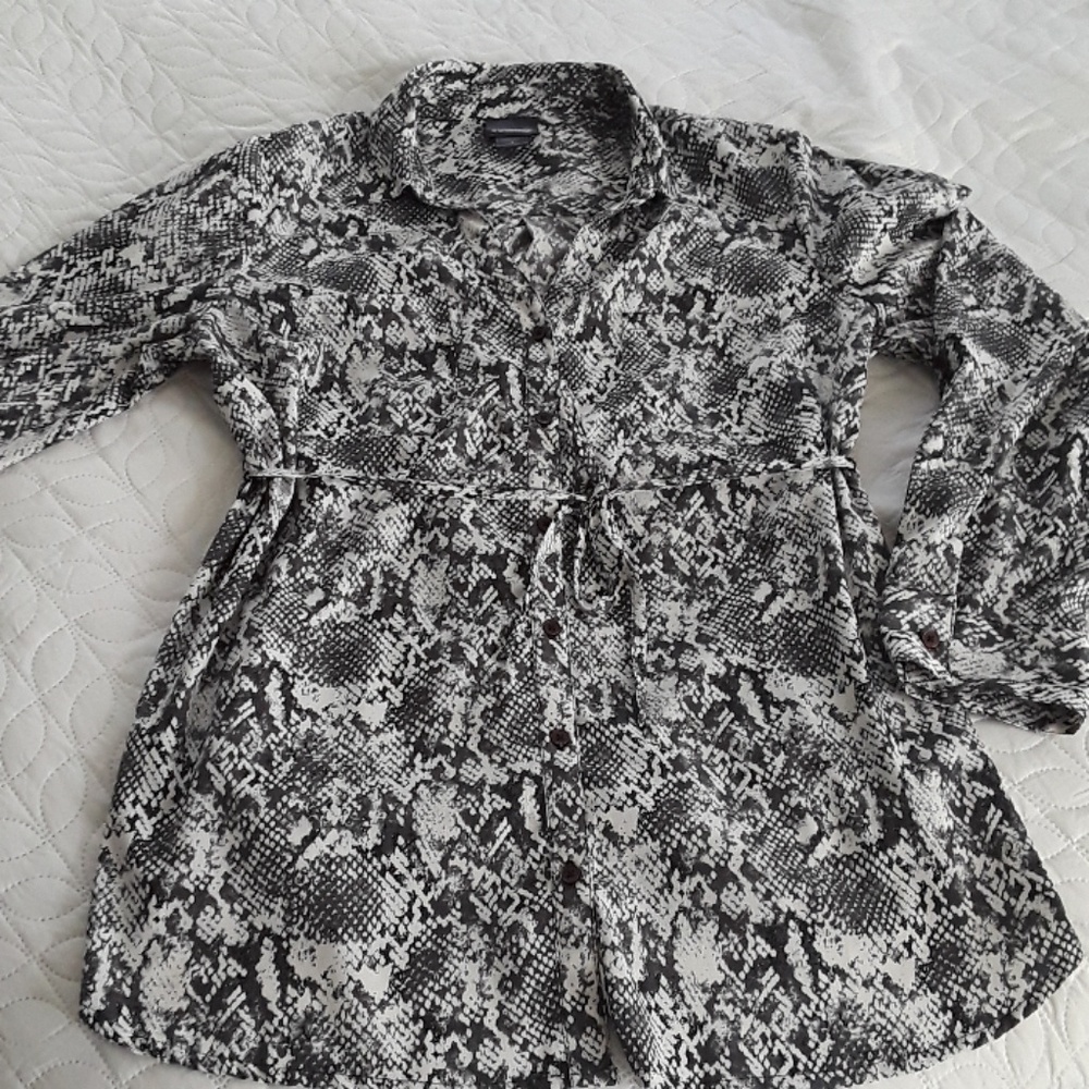 Button-down Maternity Blouse